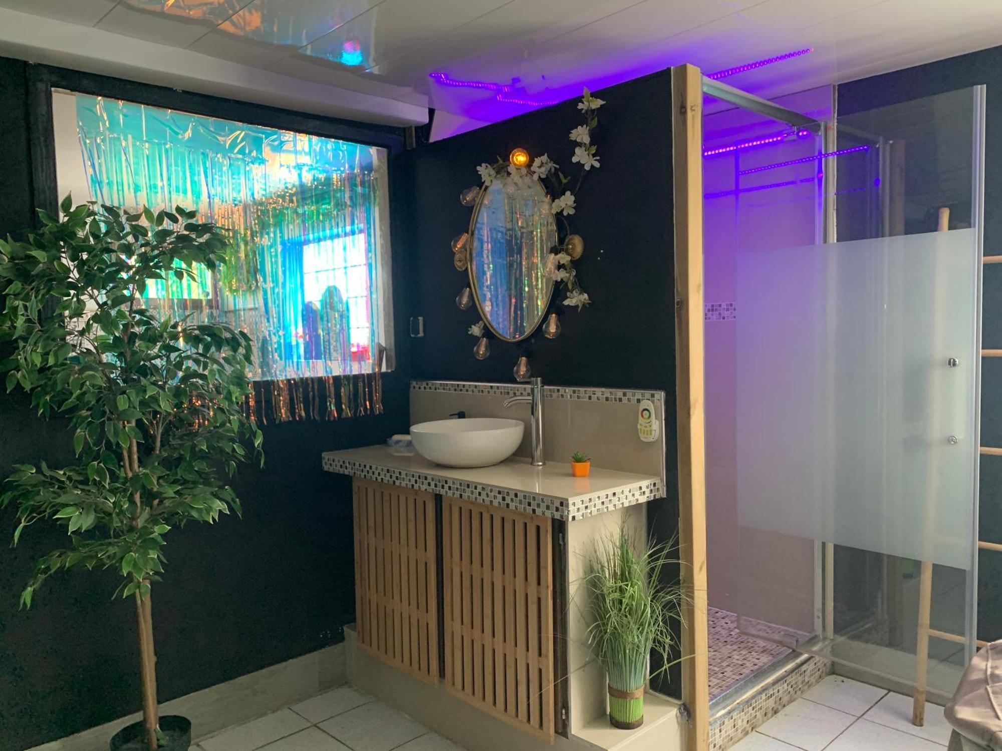 Suite Romantique Jacuzzi Gagny Ngoại thất bức ảnh