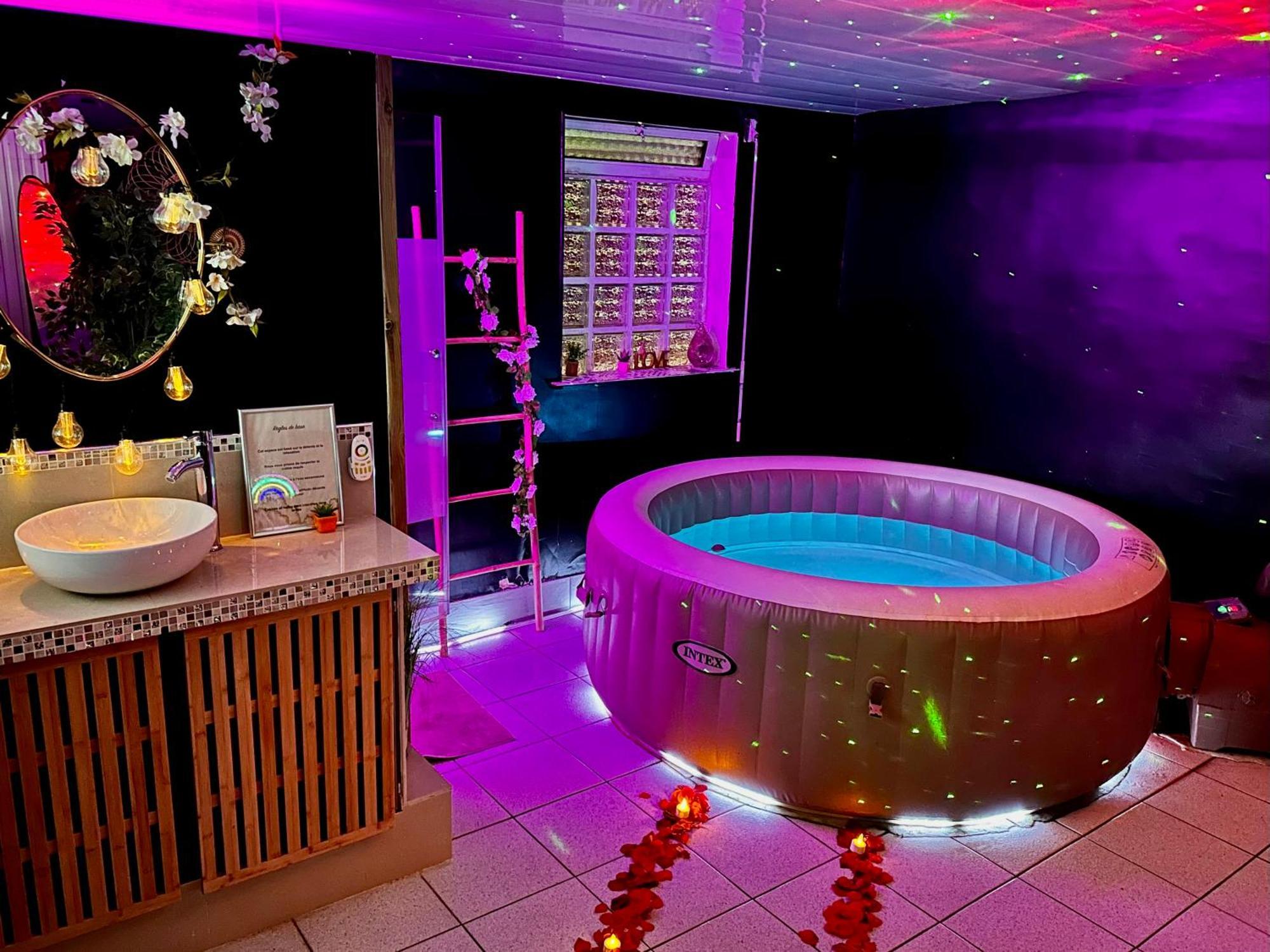 Suite Romantique Jacuzzi Gagny Ngoại thất bức ảnh